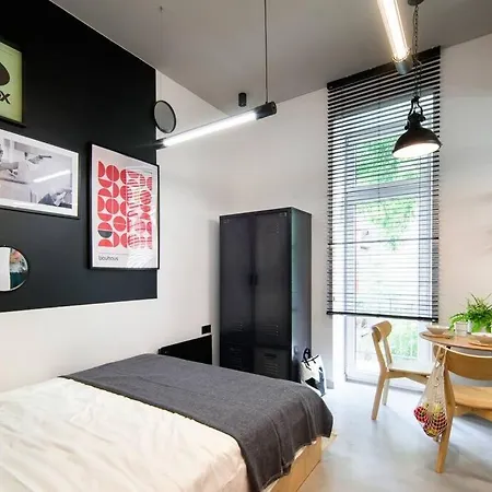 Postindustrial In The Center Apartment *
