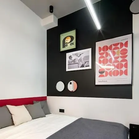 Postindustrial In The Center Apartment *