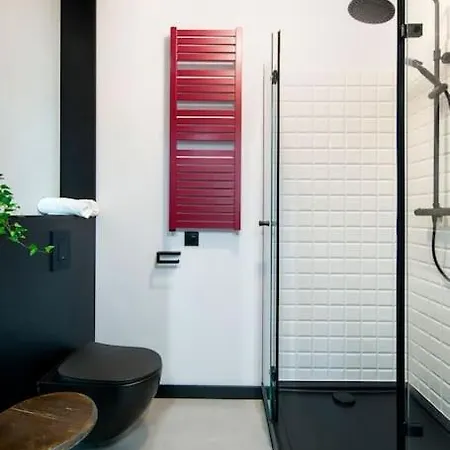 Lägenhet Postindustrial Apt In The Center